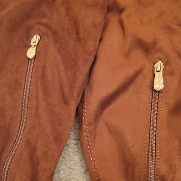 Over the knee boot - Picture 3 of 3